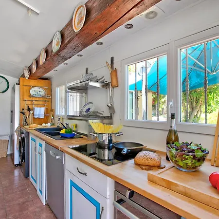 Maison De Clydia Private Pool And Garden