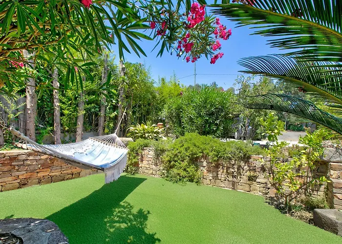 - Private Pool Villa Saint-Tropez