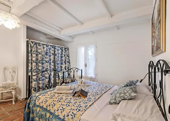 - Private Pool Villa Saint-Tropez