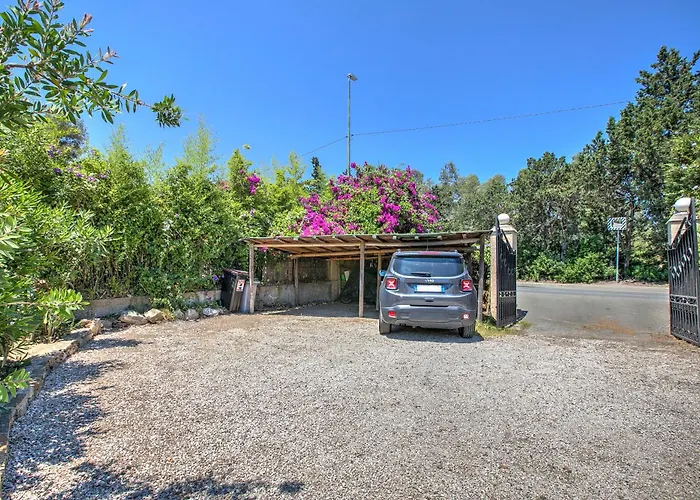 Maison De Clydia Private Pool And Garden